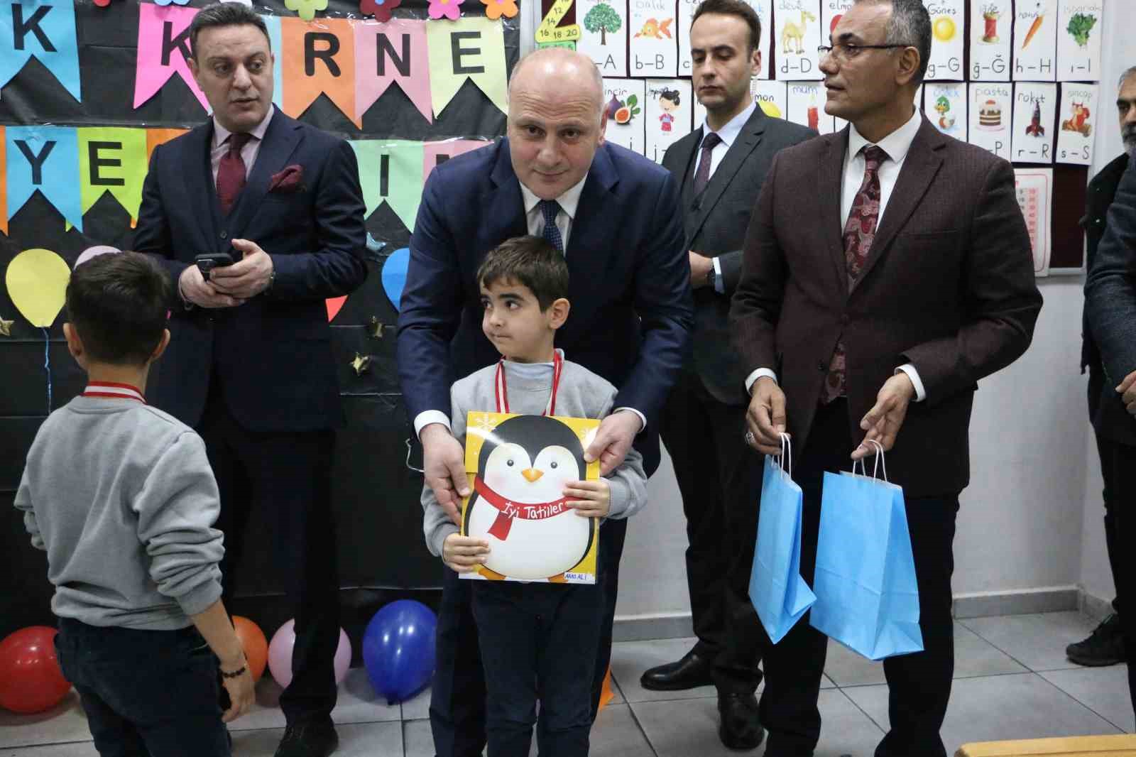 Diyarbakır’da 458 bin öğrenci karne aldı
