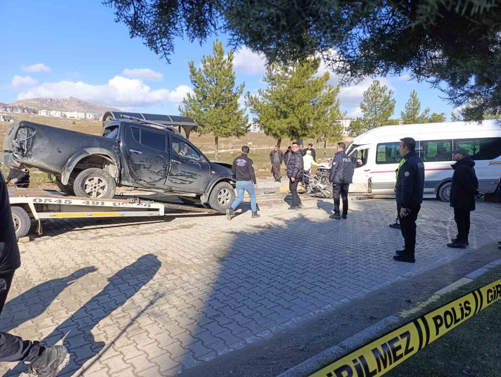Diyarbakır’da 5 aracın karıştığı kazada maddi hasar oluştu
