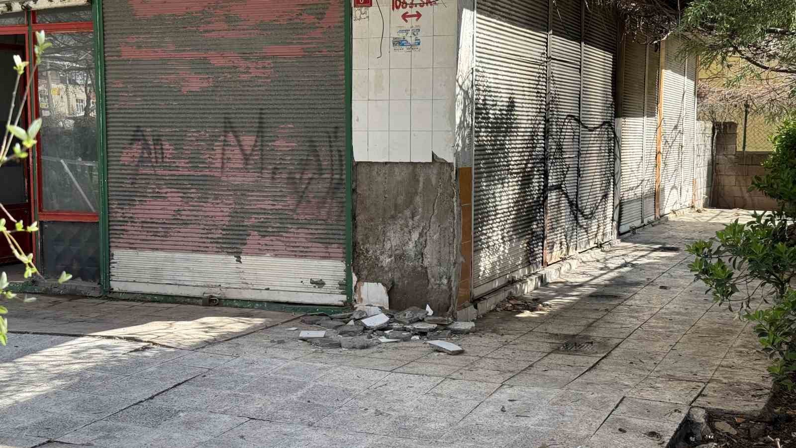 Diyarbakır’da 51 kişinin tahliye edildiği binanın, ’orta hasardan az hasara’ çevrildiği ileri sürüldü
