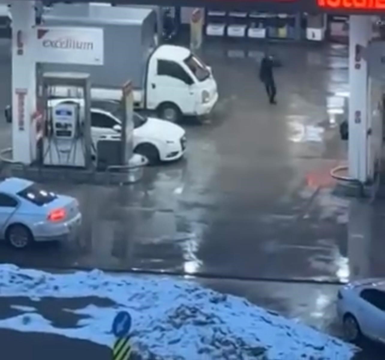 Diyarbakır’da akaryakıt istasyonunda silahlı kavga: 1 yaralı
