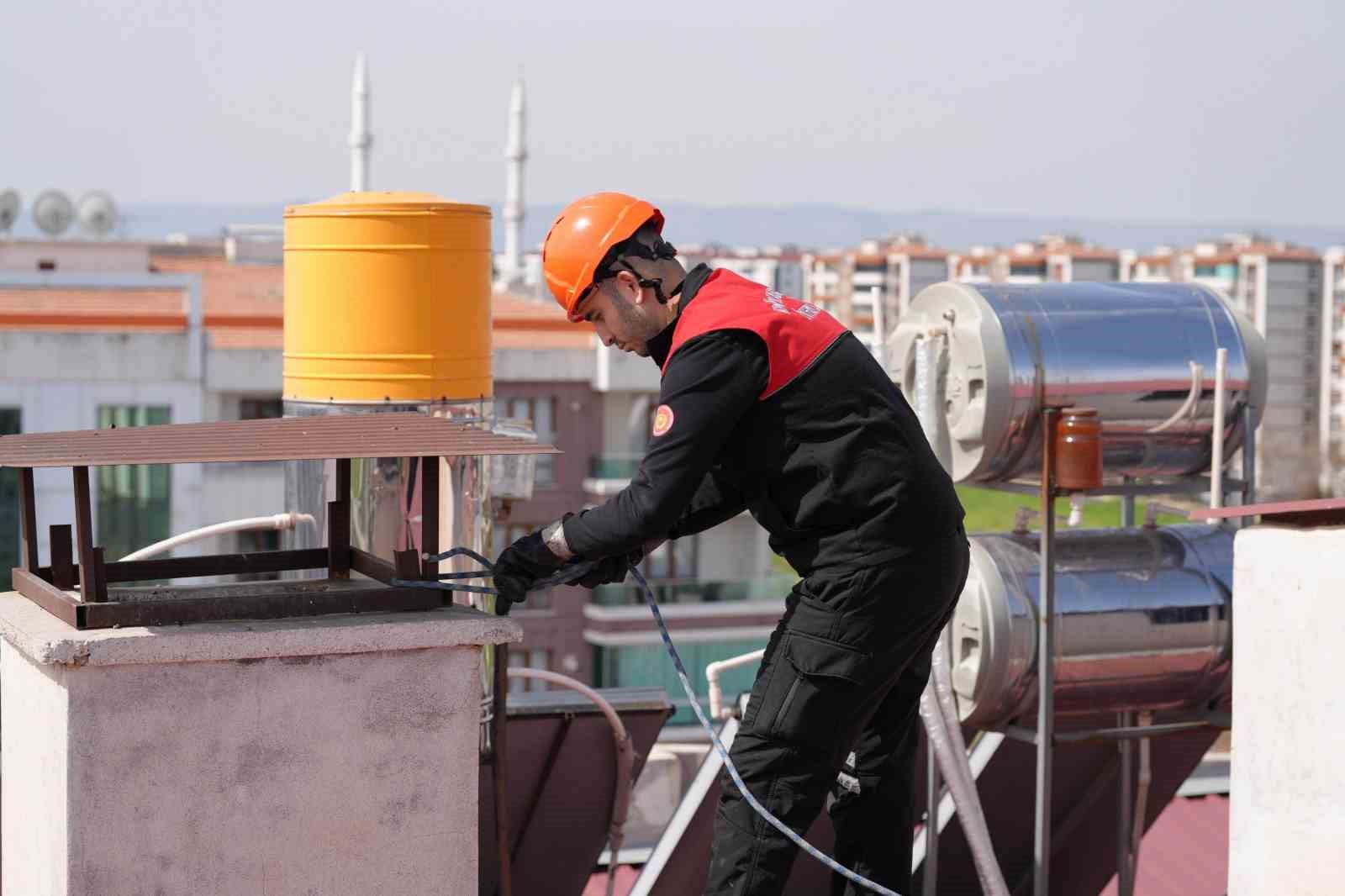 Diyarbakır’da bacalar dijital takipte: Yangın riski ortaya çıkmadan müdahale ediliyor
