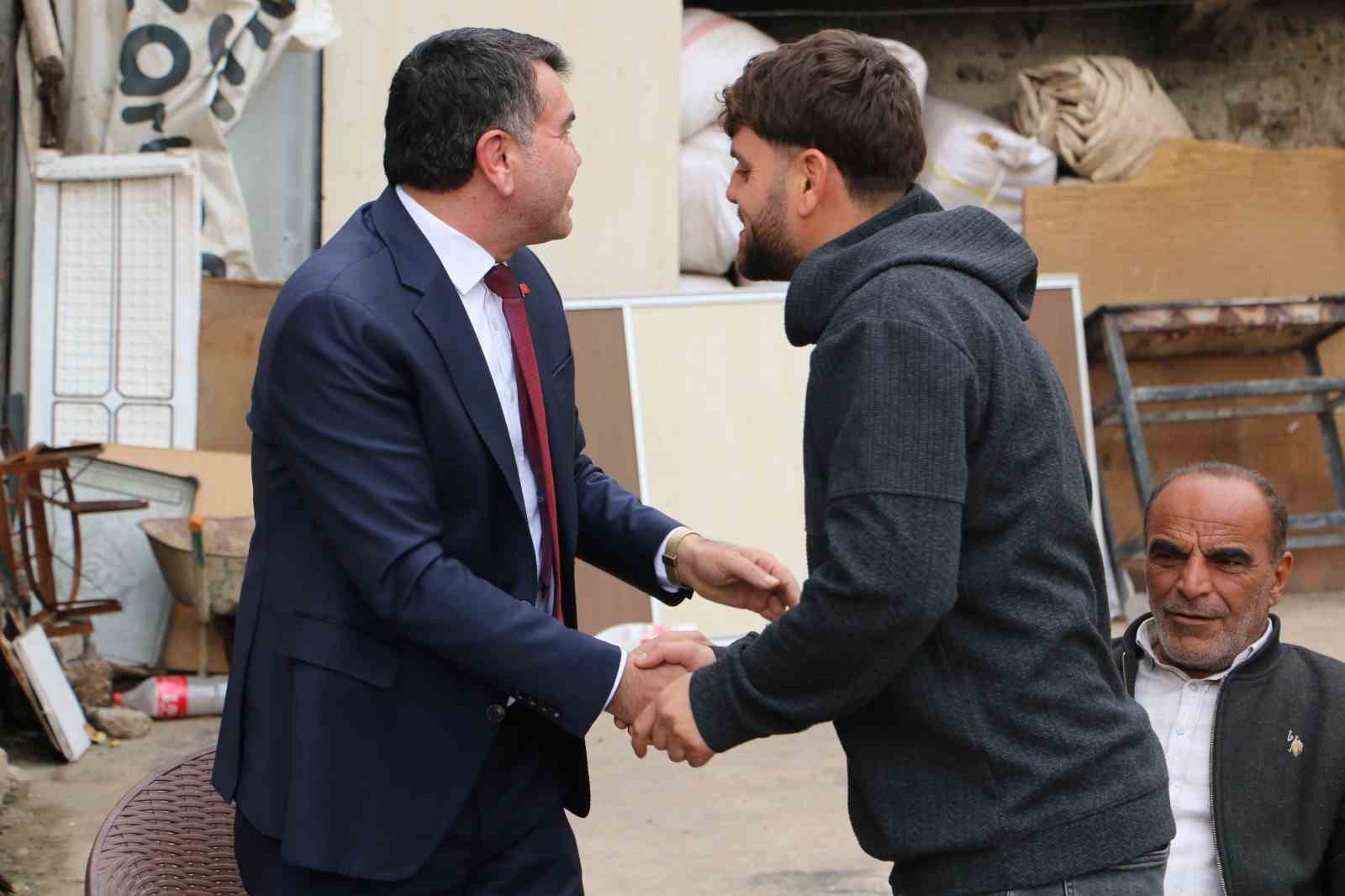 Diyarbakır’da Devlet Bahçeli adına ’Ramazan kolisi’ dağıtıldı
