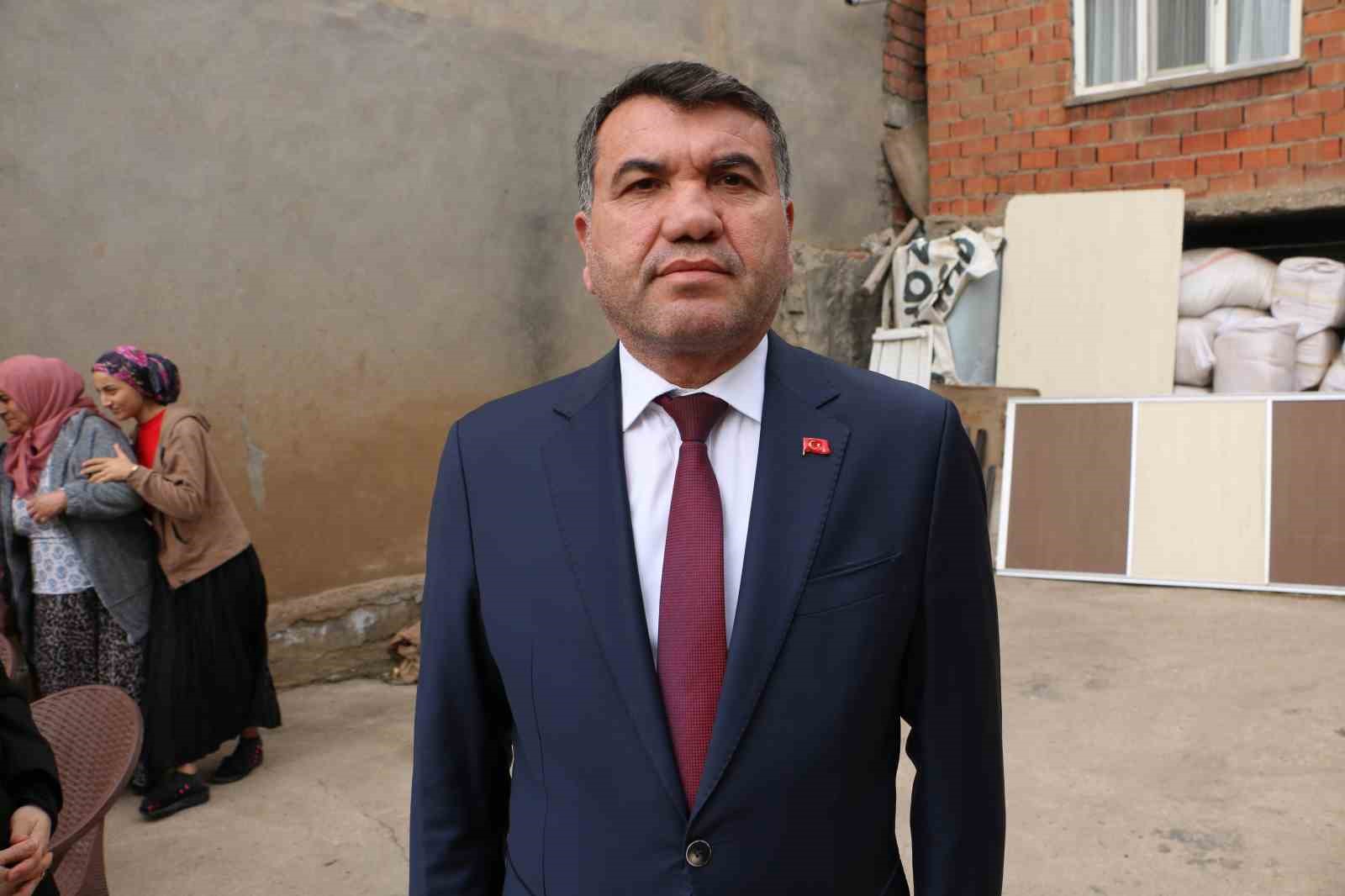 Diyarbakır’da Devlet Bahçeli adına ’Ramazan kolisi’ dağıtıldı
