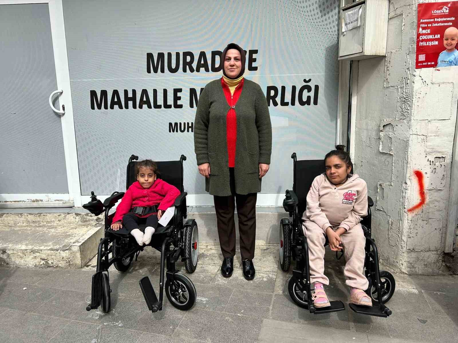 Diyarbakır’da engelli kızlara akülü sandalye desteği
