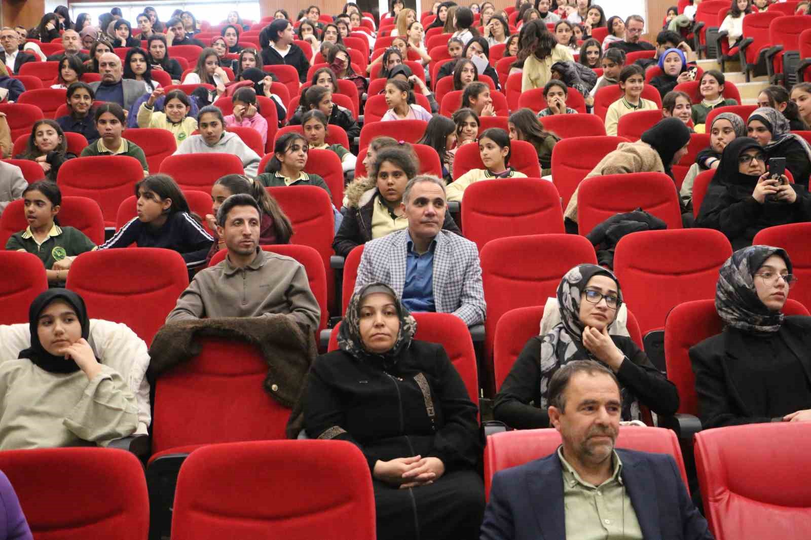 Diyarbakır’da "Genç Nida Kur’an-ı Kerim’i Güzel Okuma Yarışması" bölge finalleri tamamlandı
