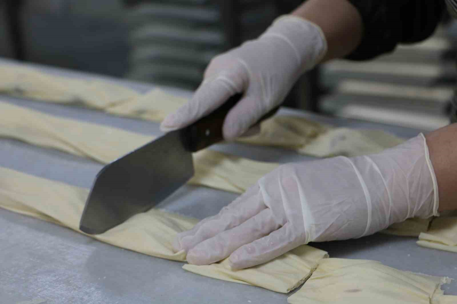 Diyarbakır’da günlük tatlı tüketimi tonları aştı: İşletmeler üç vardiyaya geçti
