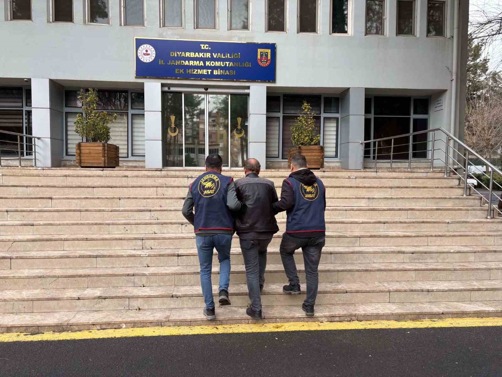 Diyarbakır’da haklarında kesinleşmiş hapis cezası bulunan 113 kişi yakalandı
