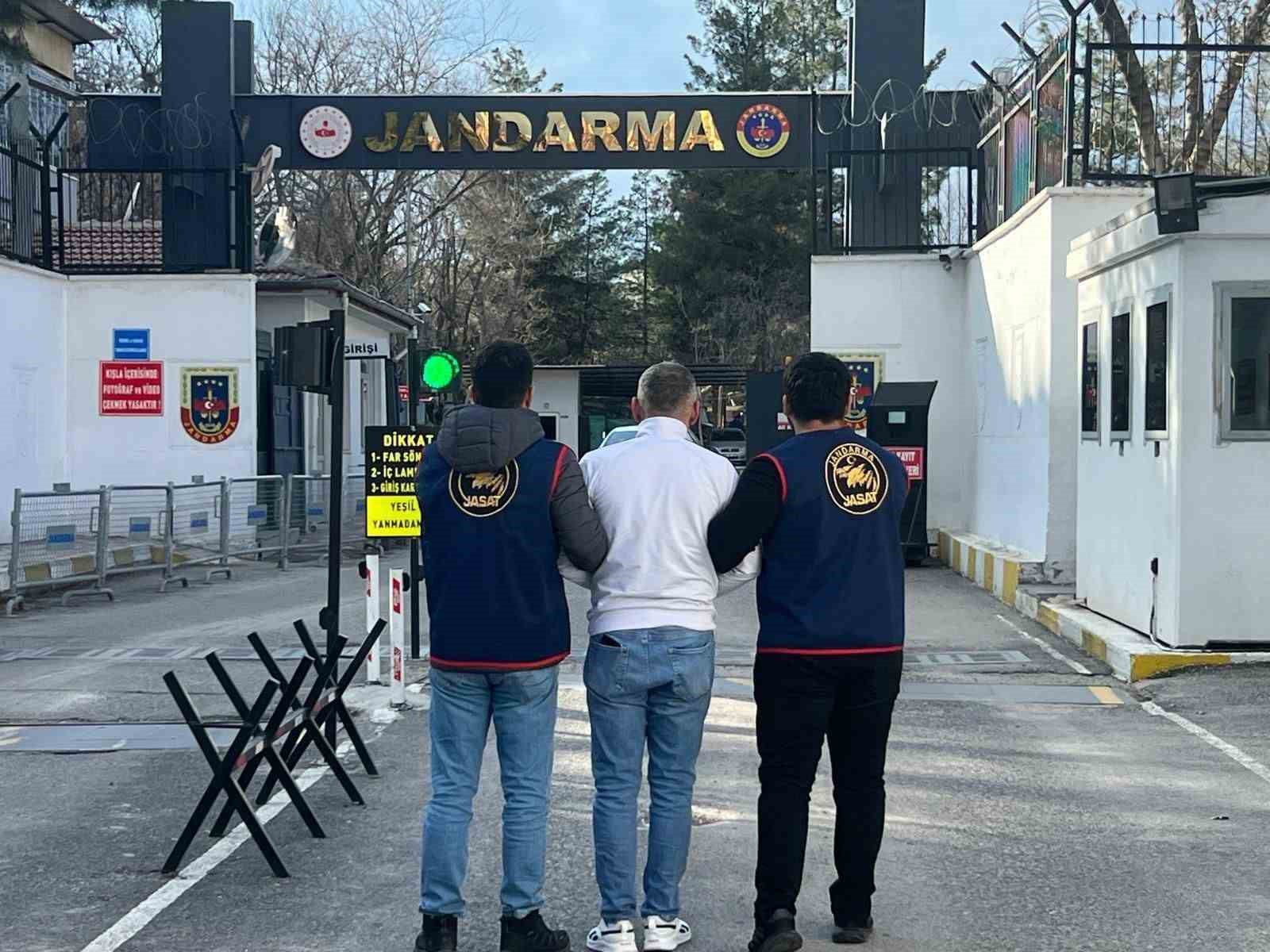 Diyarbakır’da haklarında kesinleşmiş hapis cezası bulunan 153 kişi yakalandı
