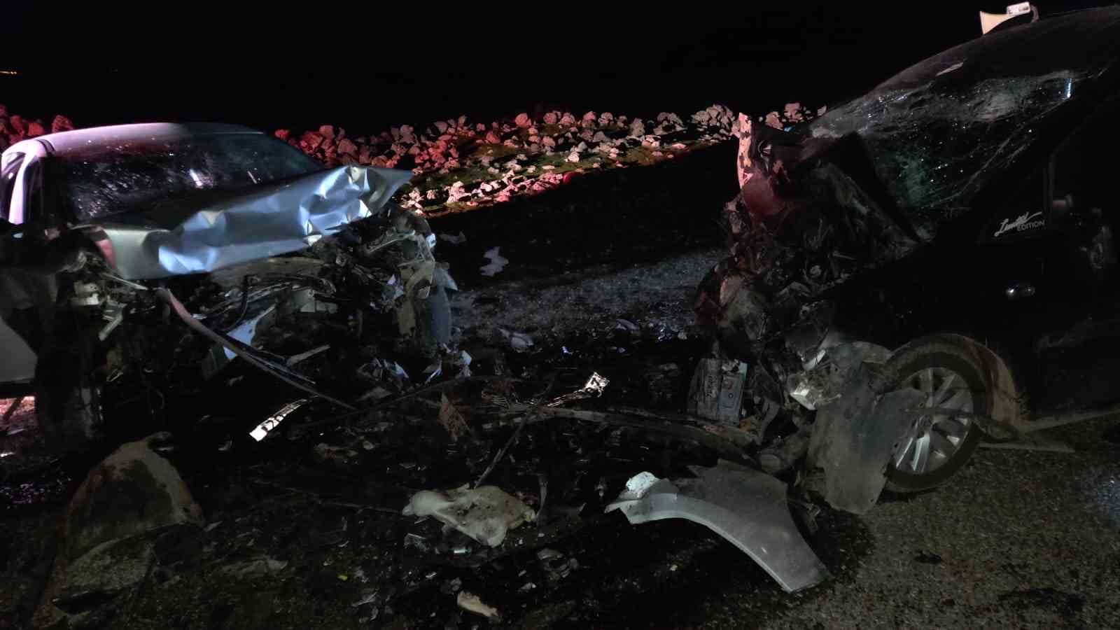 Diyarbakır’da iki otomobilin çarpıştığı kazada ölü sayısı 5’e yükseldi
