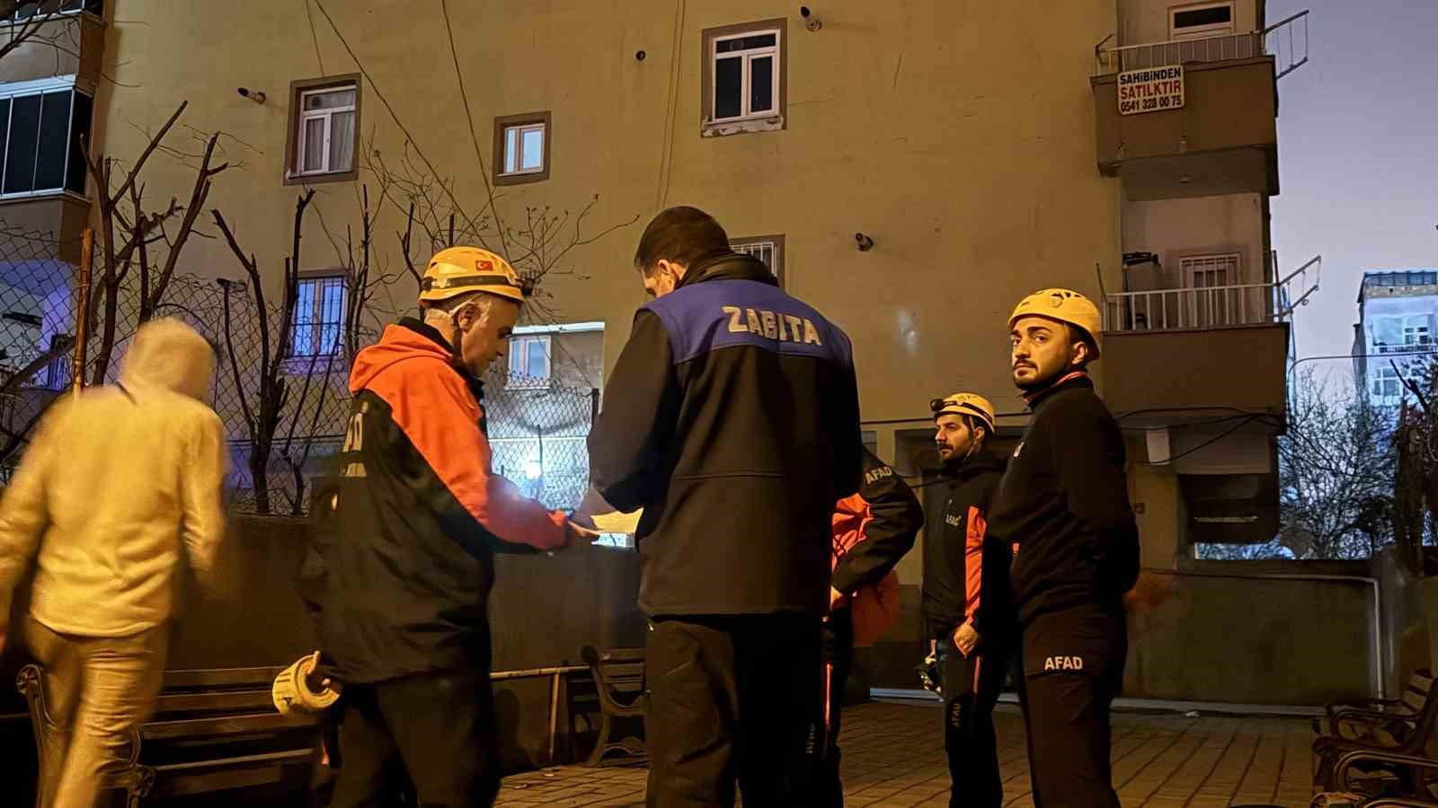 Diyarbakır’da kolonlarda çatlama sesi duyulan bina boşaltıldı: 51 vatandaş tahliye edildi

