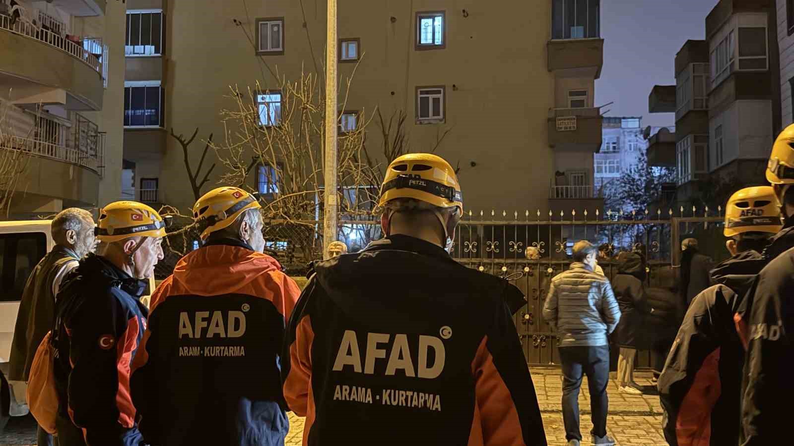 Diyarbakır’da kolonlarda çatlama sesi duyulan bina boşaltıldı: 51 vatandaş tahliye edildi
