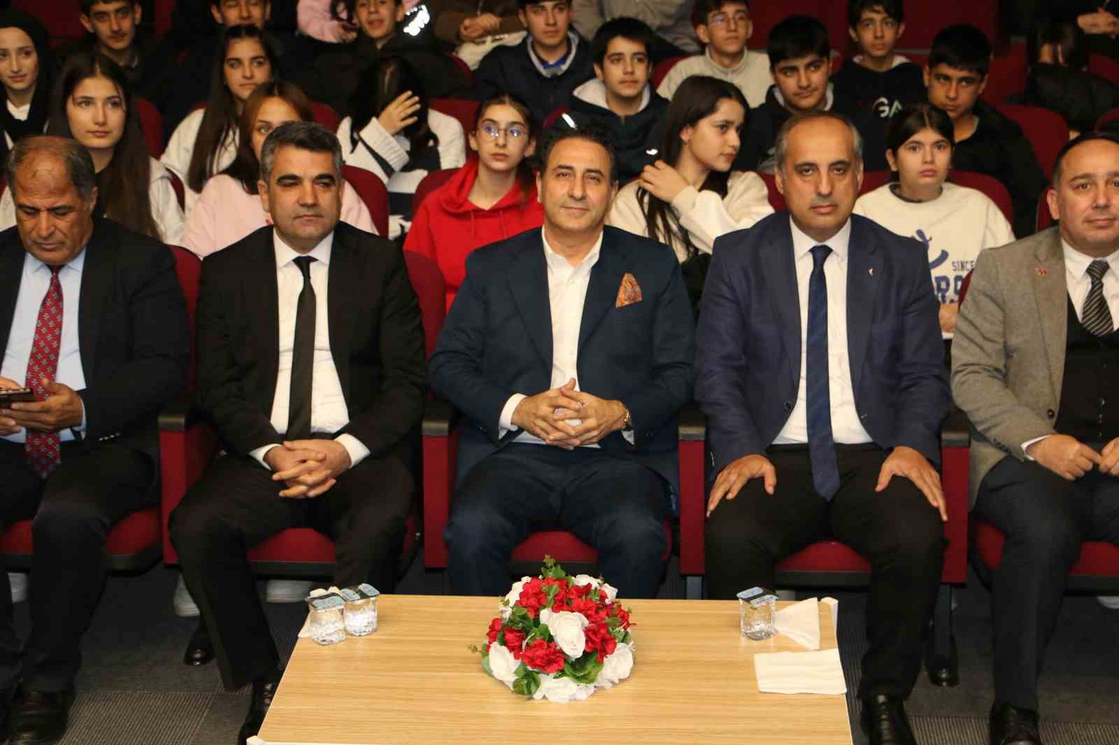 Diyarbakır’da mesleki ve teknik eğitimde girişimcilik semineri
Diyarbakır’da mesleki ve teknik eğitimde girişimcilik semineri