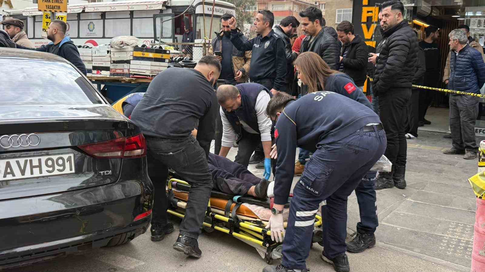 Diyarbakır’da müteahhit ile emlakçı arasında ’tadilat’ kavgası: 4 yaralı
