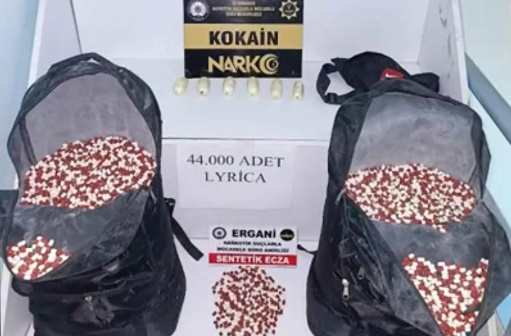 Diyarbakır’da narkotik operasyonlarında 33 tutuklama
Diyarbakır’da narkotik operasyonlarında 33 tutuklama