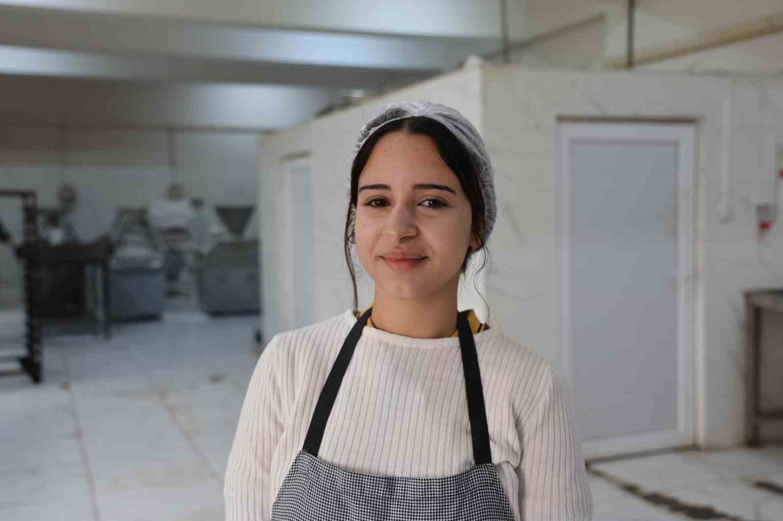 Diyarbakır’da öğrenci ve öğretmenlerin çıkardığı pideler ihtiyaç sahiplerine ulaştırılıyor
