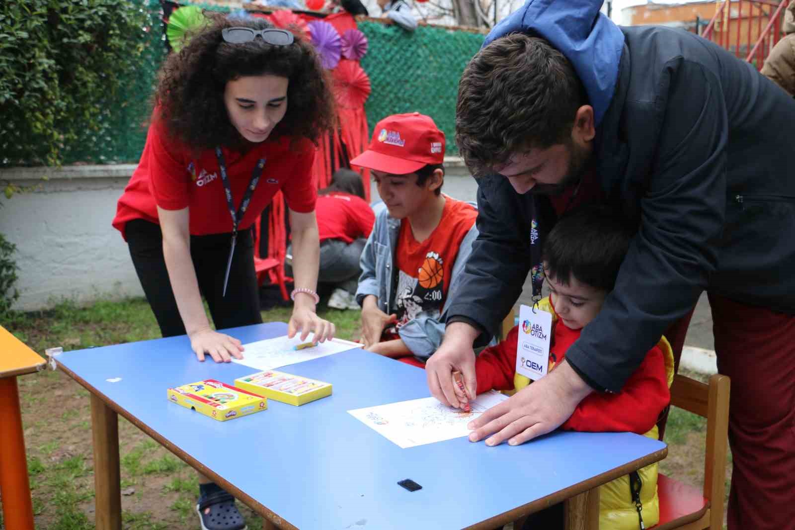 Diyarbakır’da otizm farkındalığı için renkli etkinlik
