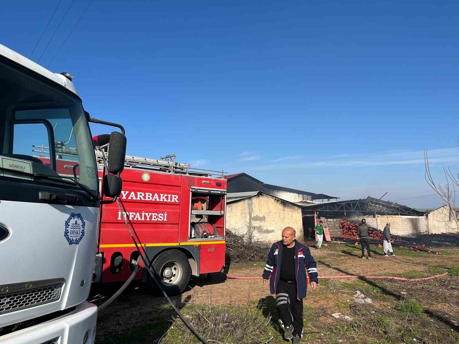 Diyarbakır’da plastik fabrikasında yangın
