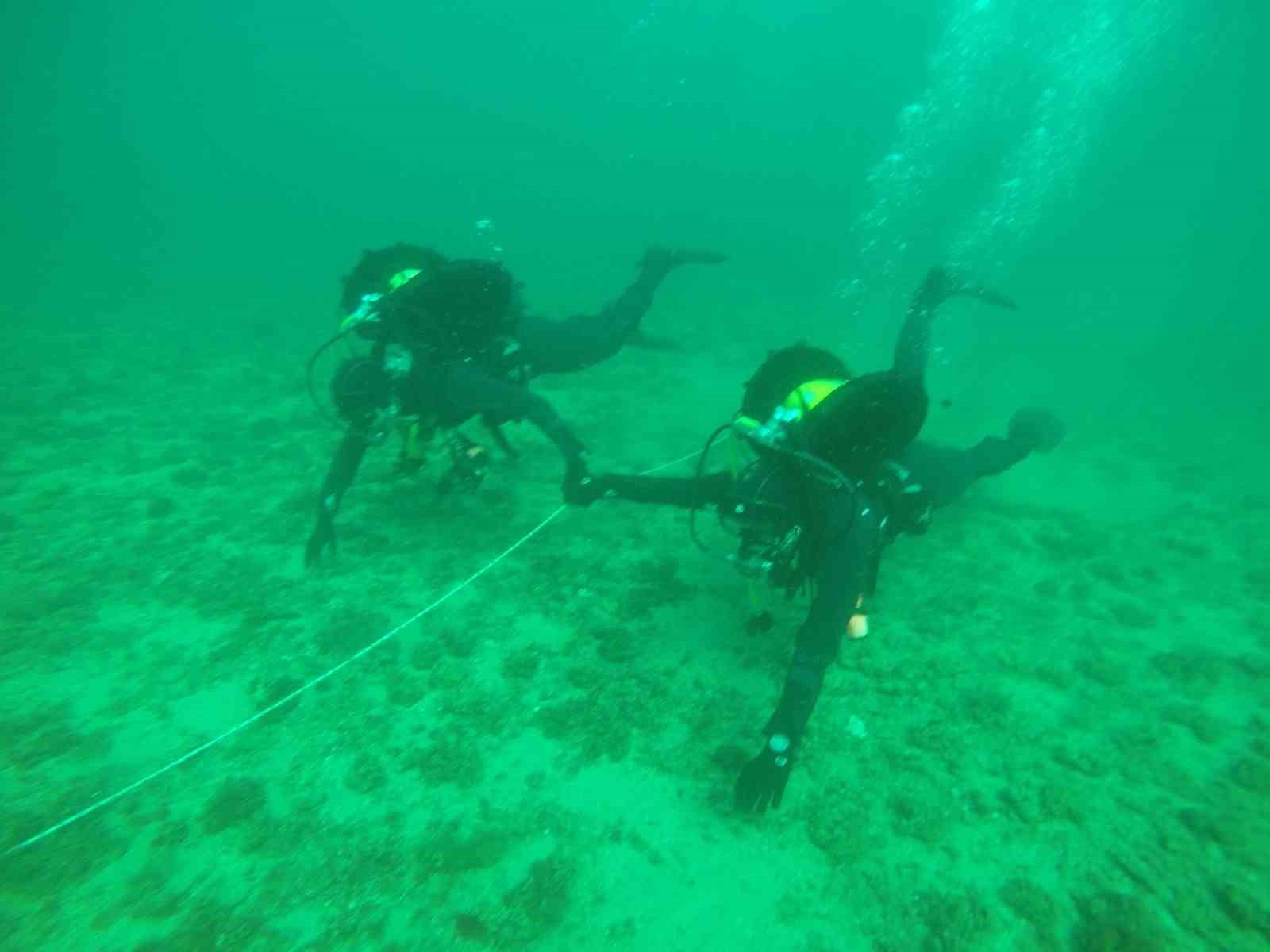 Diyarbakır’da SAK timi arama faaliyetleri esnasında delil de topluyor
