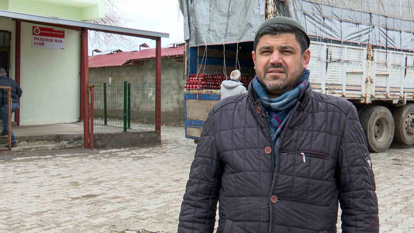 Diyarbakır’da taziye evlerine 732 sedir ve bin 464 sehpa ücretsiz dağıtıldı
Diyarbakır’da taziye evlerine 732 sedir ve bin 464 sehpa ücretsiz dağıtıldı