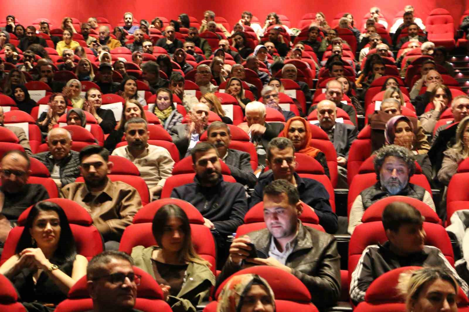 Diyarbakır’da ‘Uçan Köfteci’ filminin galası yapıldı
