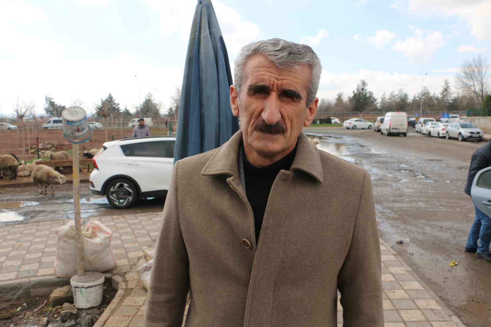 Diyarbakır’da vatandaşlar sofralara bırakacağı eti canlı hayvan pazarından almayı tercih ediyor
