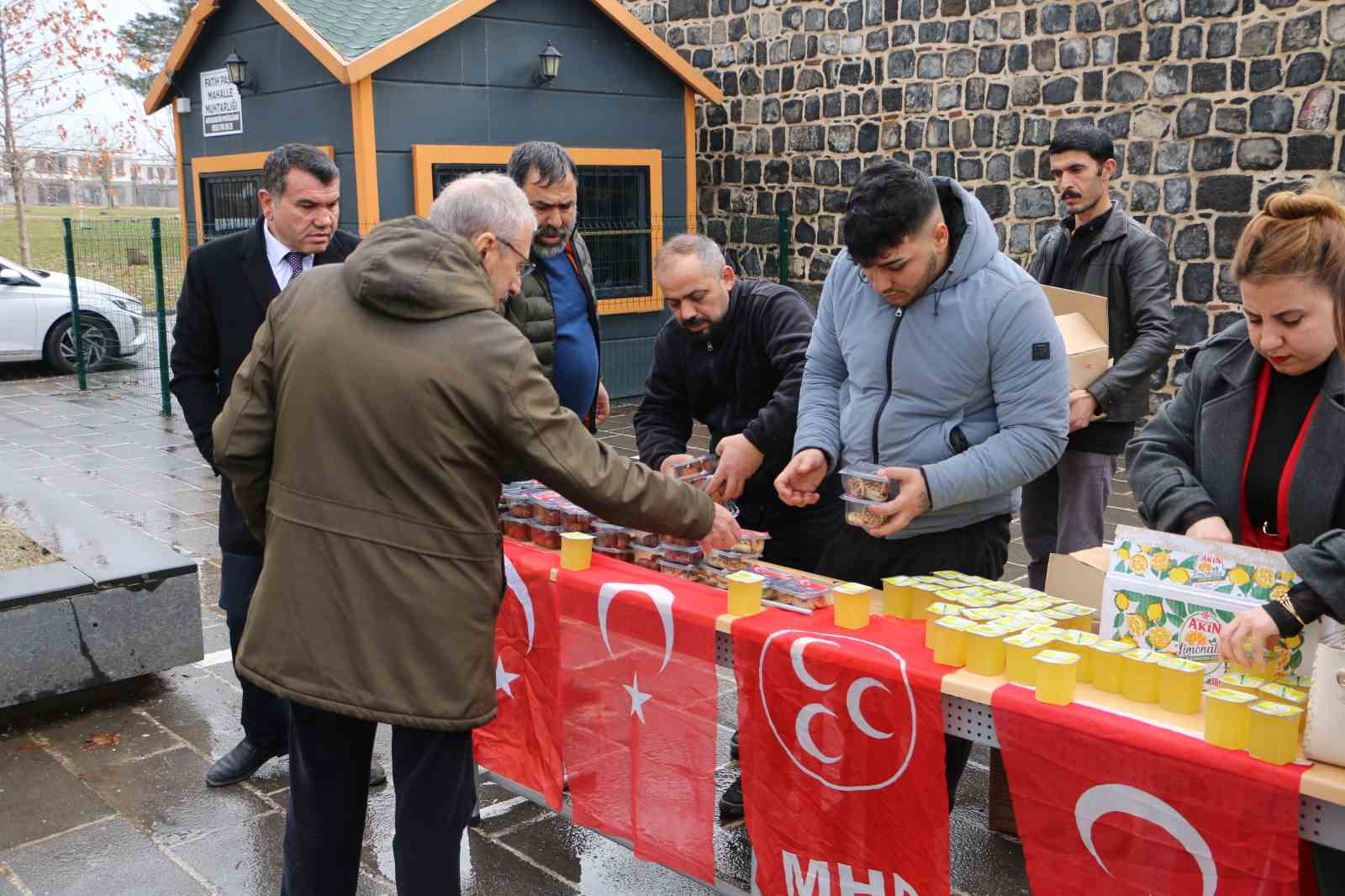 Diyarbakır’da vatandaşlardan Devlet Bahçeli’ye ’süreç’ teşekkürü
