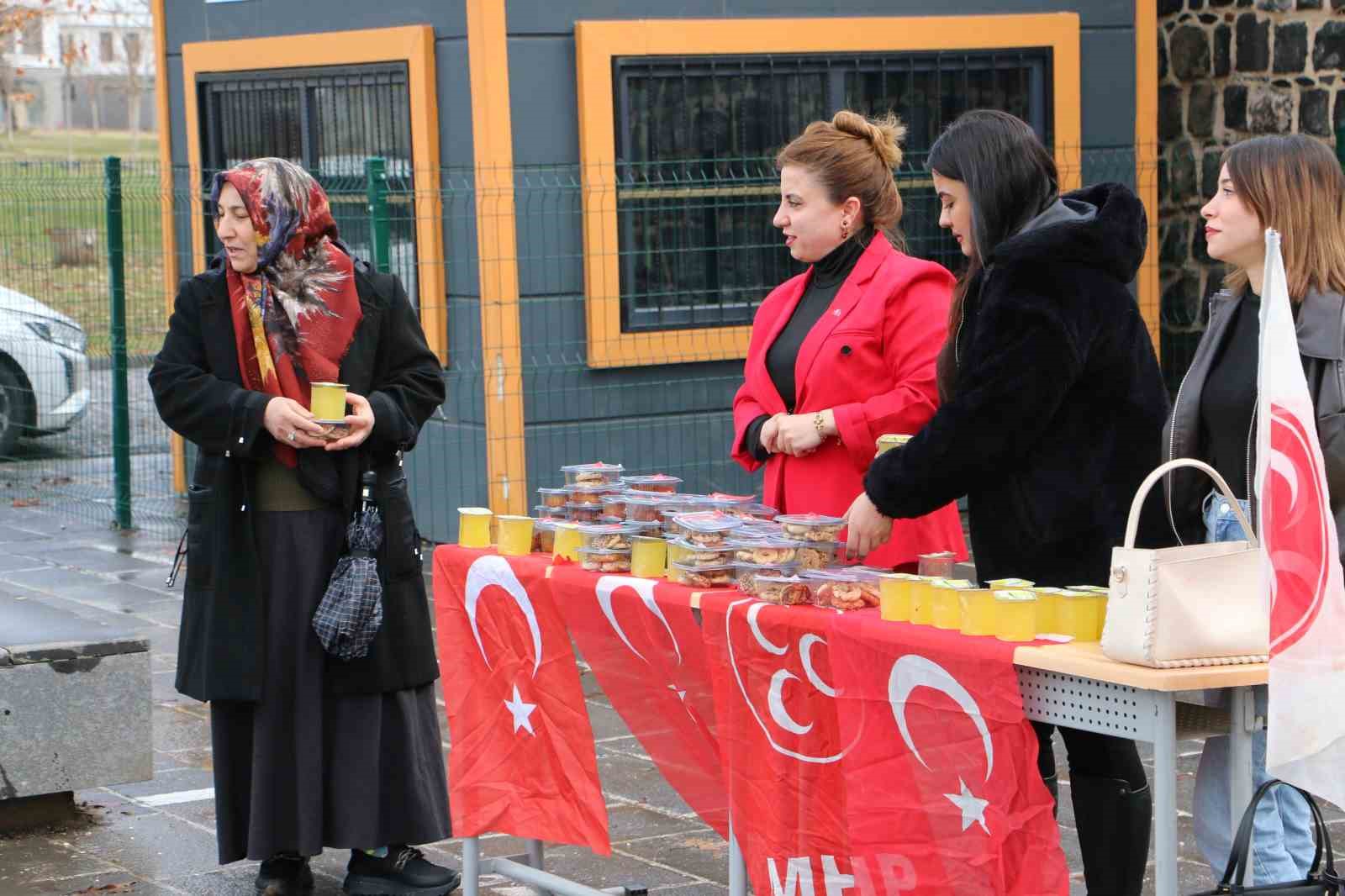 Diyarbakır’da vatandaşlardan Devlet Bahçeli’ye ’süreç’ teşekkürü
