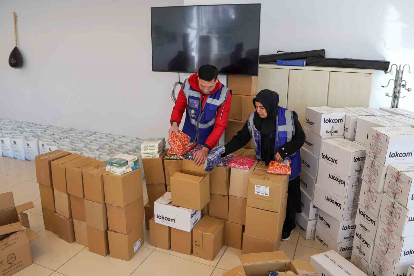 Diyarbakır’da yaşlılara dayanışma ziyareti
Diyarbakır’da yaşlılara dayanışma ziyareti