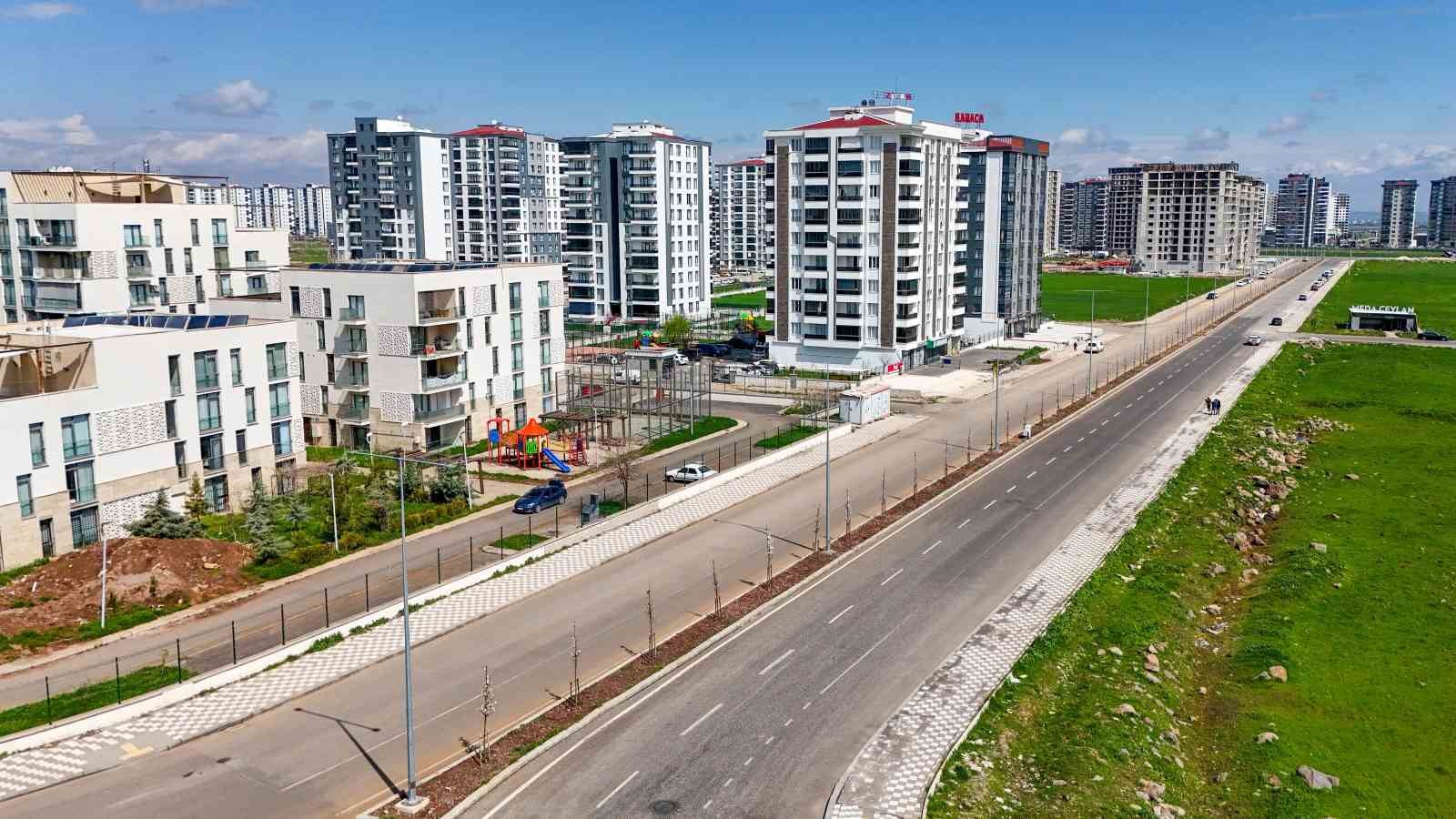 Diyarbakır’da yeşil dönüşüm: 5 bin ağaç dikildi
