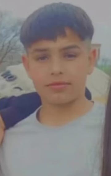 Diyarbakır’da yıldırım çarpması sonucu ölen çocukların aileleri taziyeleri kabul ediyor
