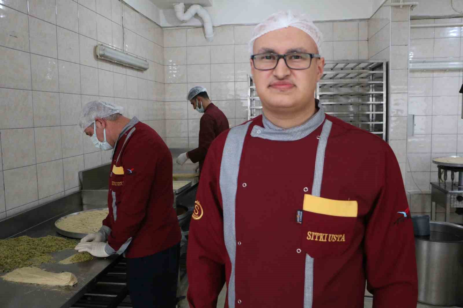 Diyarbakır’ın en ünlü tatlıcısı, bir yıl da 40 tona yakın tatlı sattı
