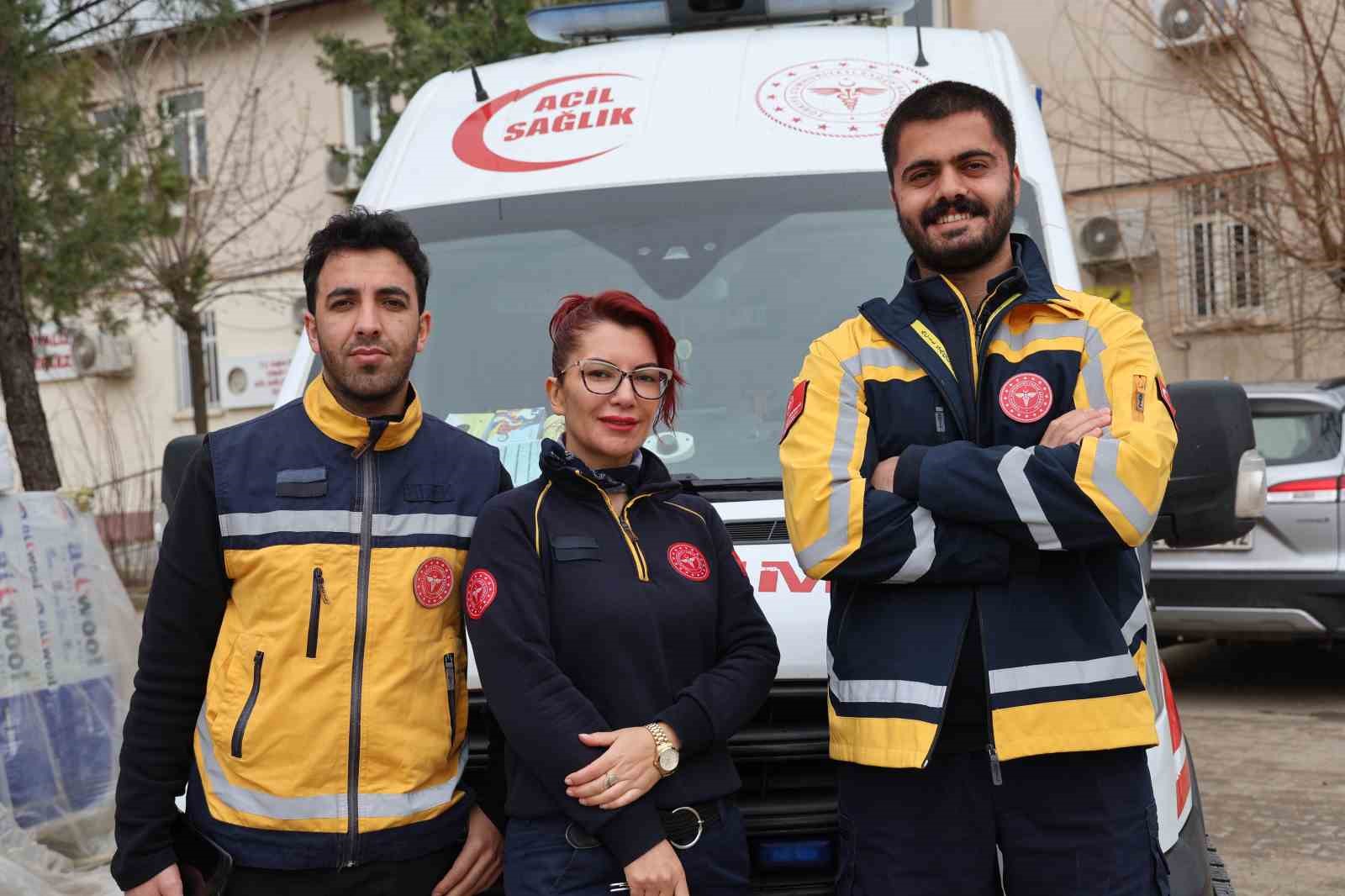 Diyarbakır’ın tek kadın ambulans şoförü 5 yıldır hayat kurtarmak için zamanla yarışıyor
