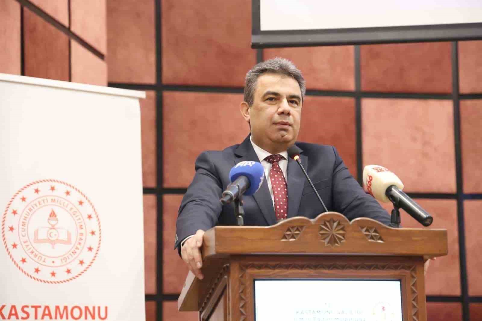 Doç. Dr. Mustafa Otrar: "Çocuklarımız hayatın her alanında gördükleriyle yetişirler"
