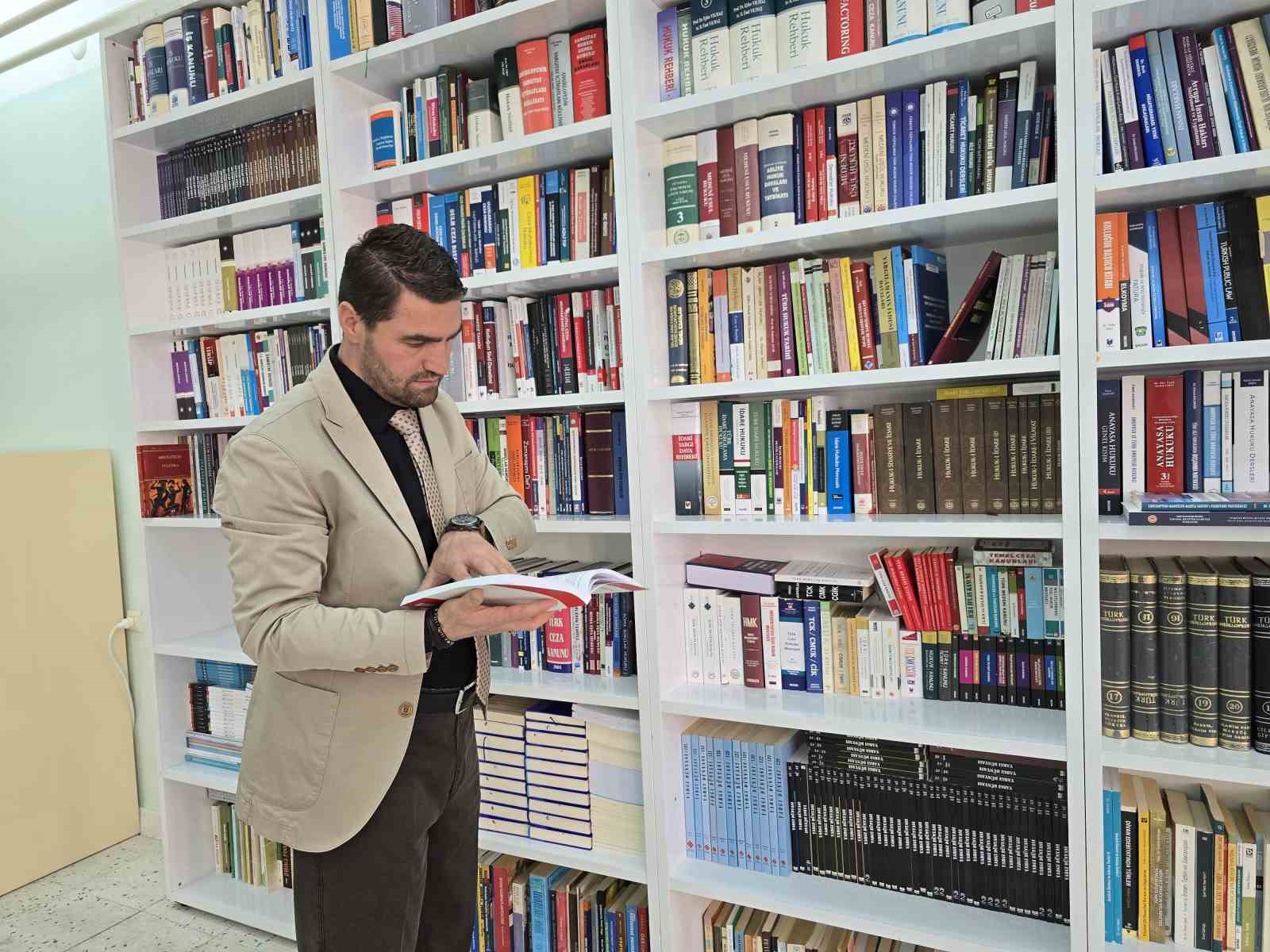 Doç. Dr. Mustafa Özalp: "ABD, Orta Doğu bataklığında duvara tosladı"
