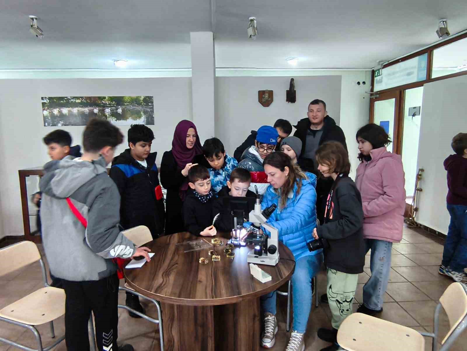 Doğa dedektifleri iz peşinde
