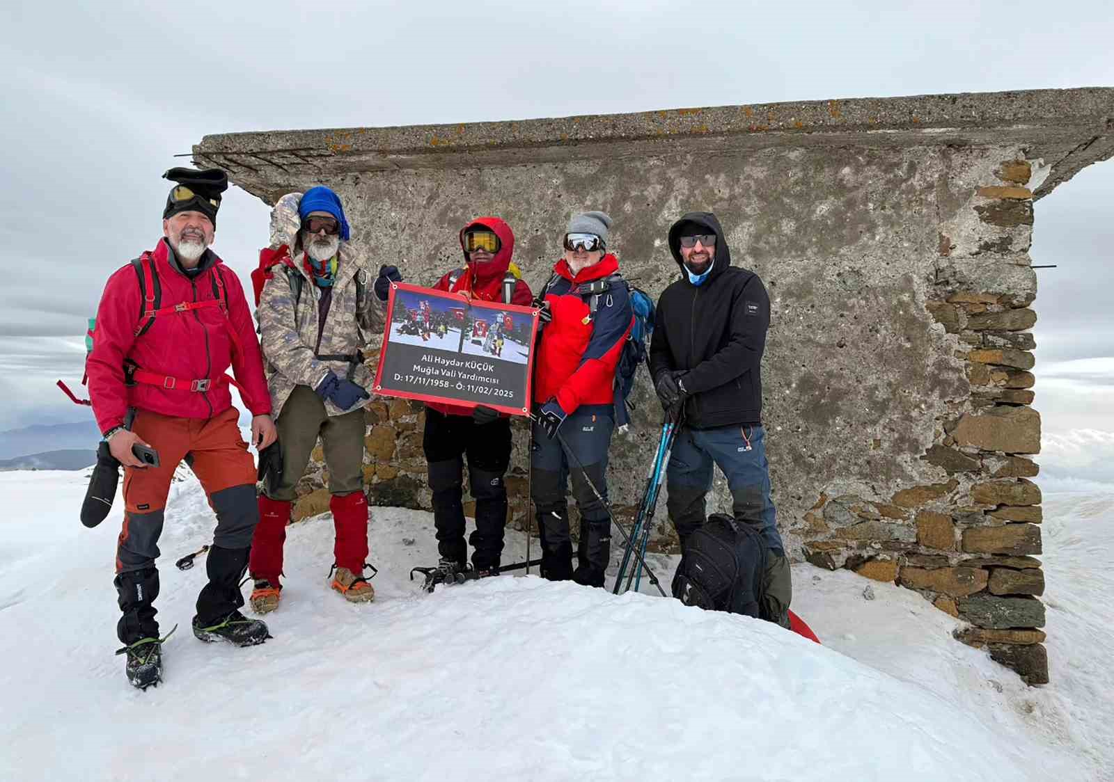 Doğa sporları gönüllüleri Küçük’ü ölüm yıl dönümünde Sandras dağında andı
