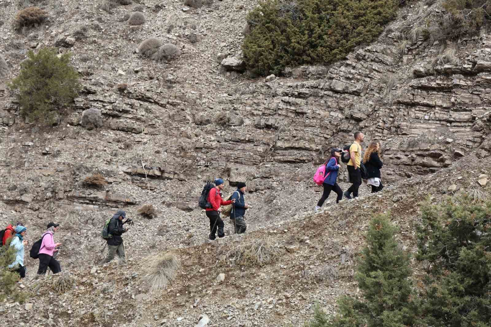 Doğa tutkunlarının bahar yürüyüşü
