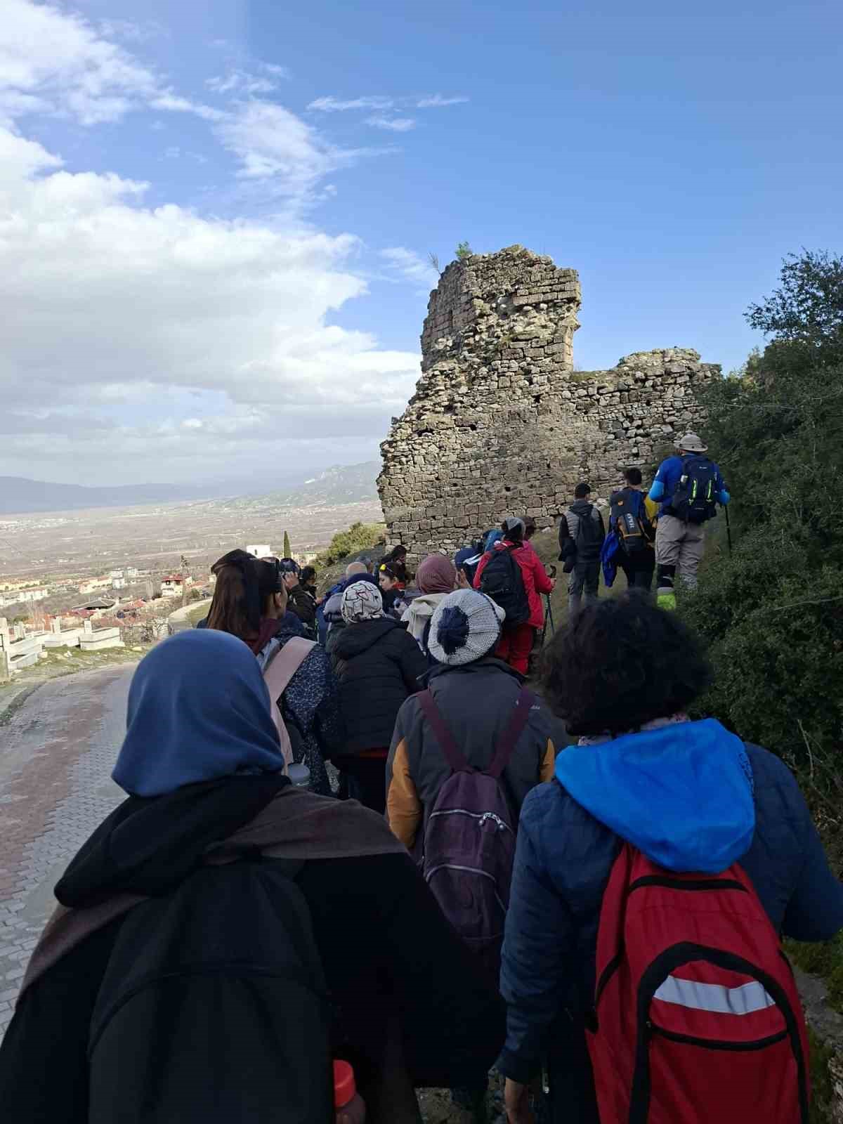 Doğaseverler Denizli’nin yeşilliklerine yürüyor

