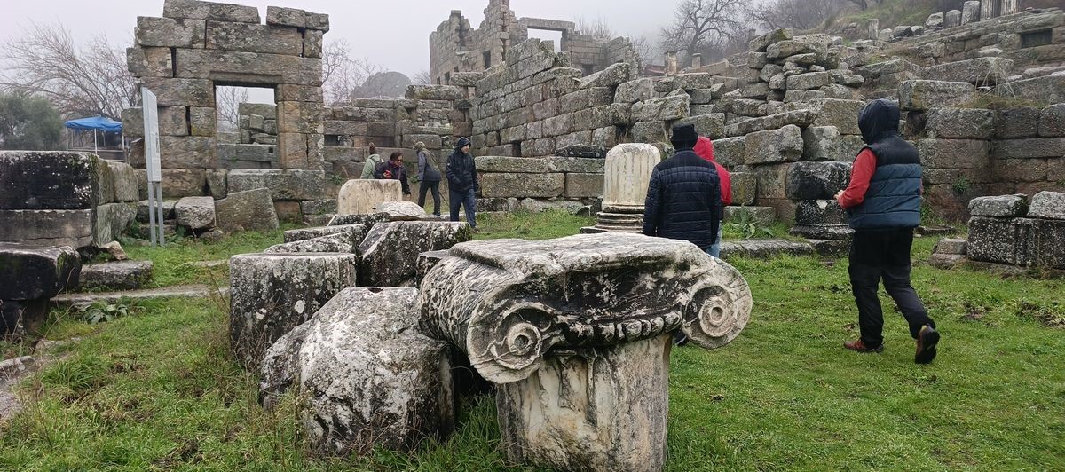 Doğaseverler, Milas’ın tarihi yerlerini gezdi
