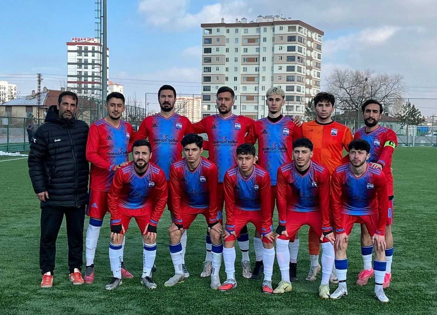 Döğerspor zirve yolunda 2 puan kaybetti
Döğerspor zirve yolunda 2 puan kaybetti