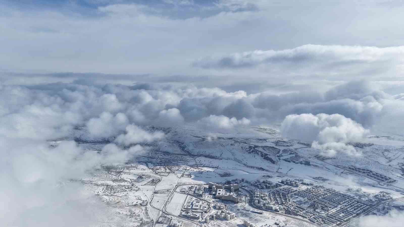 Doğu Anadolu’da kar, Avrupa manzaralarını anımsatıyor
