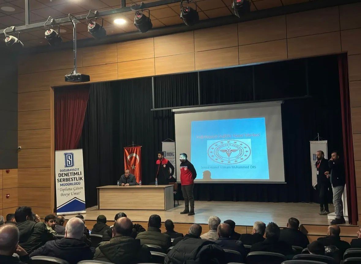 Doğubayazıt’ta muhtarlara üretim bilgilendirilmesi
