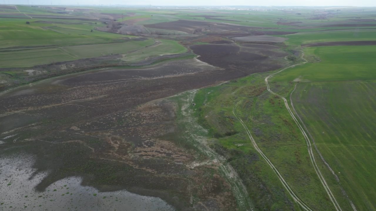 Doğuda kar batıda kuraklık: Gölette korkutan görüntü
