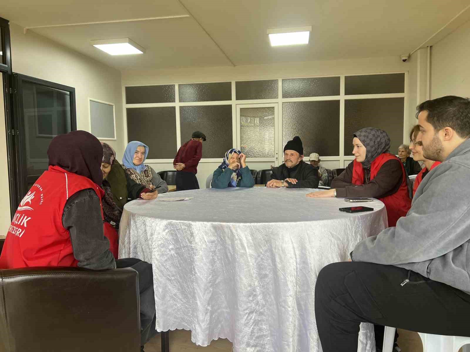 Doğum günlerini birlikte kutladılar
