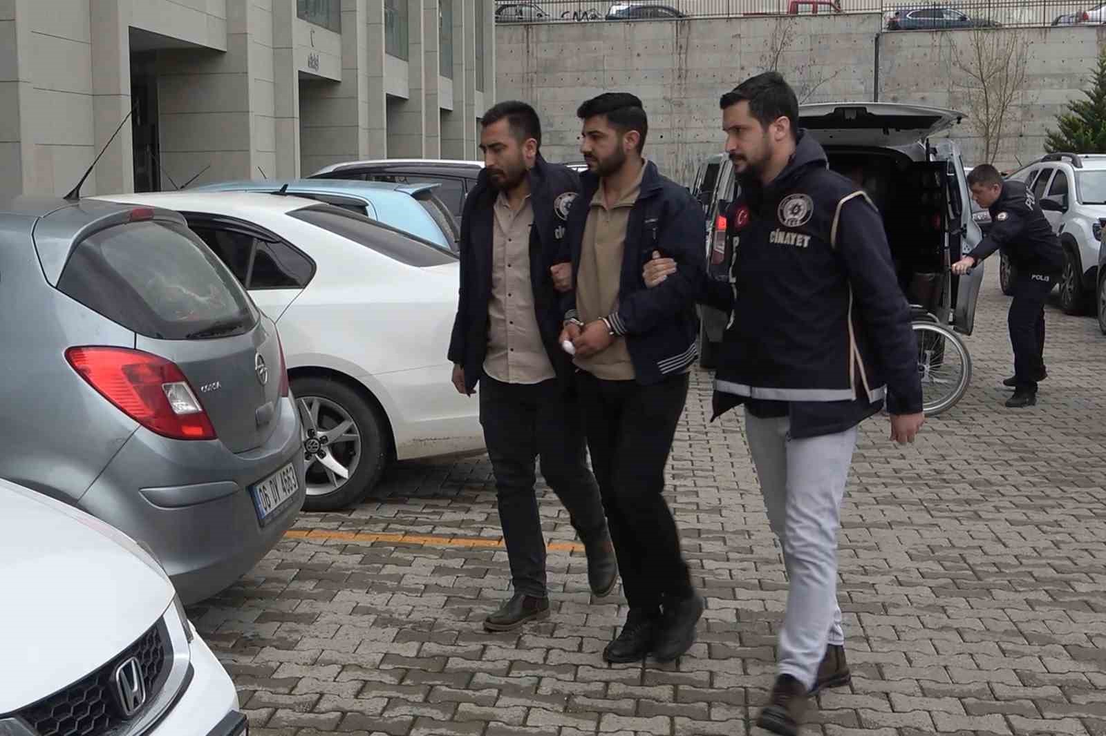 Doğum servisinde ablaları ile erkek arkadaşını yaralayan 3 kardeş tutuklandı
