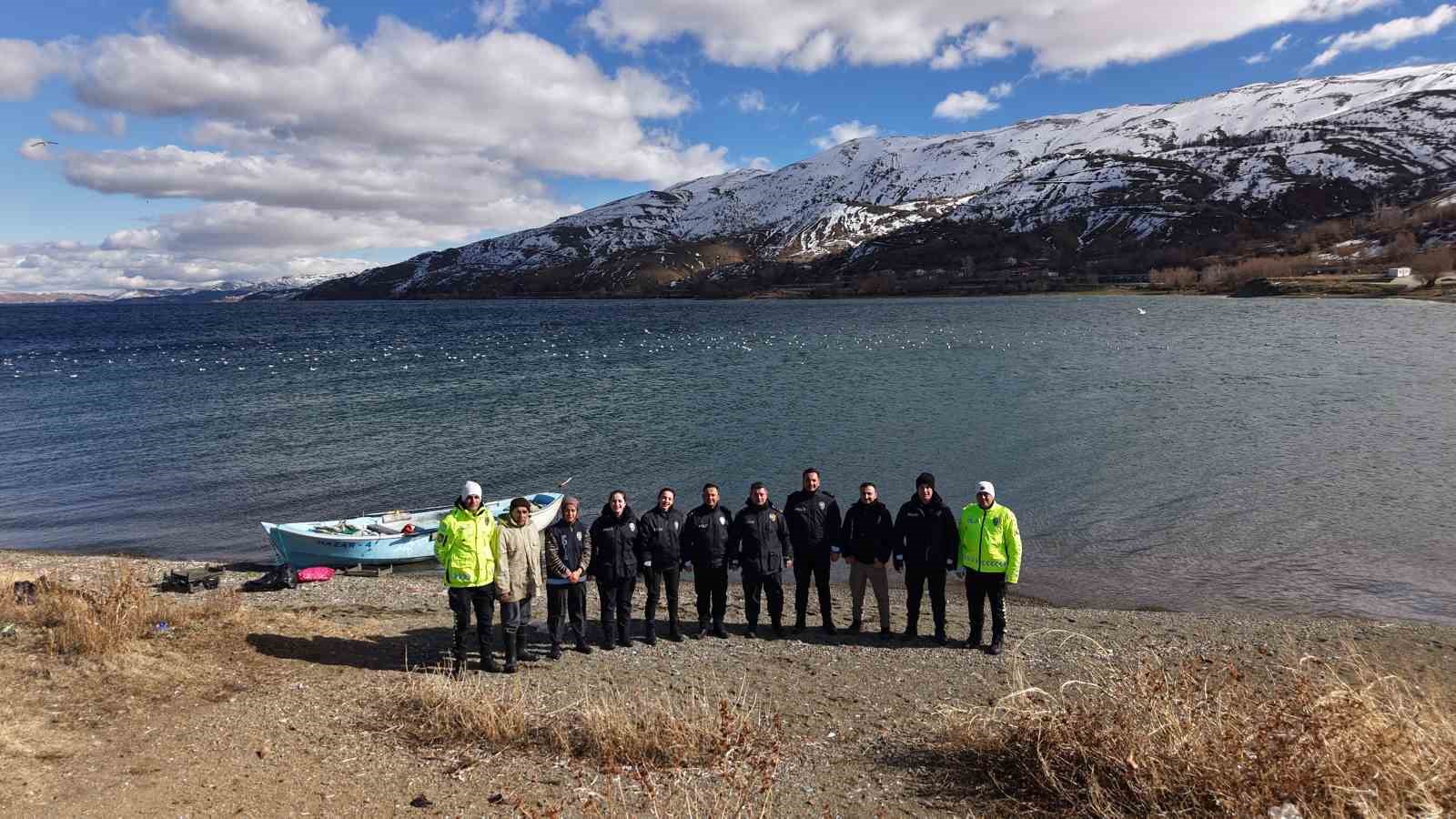 Doğu’nun gizli denizinde şefkat eli: Polis ekipleri martı ve tavşanları unutmadı
