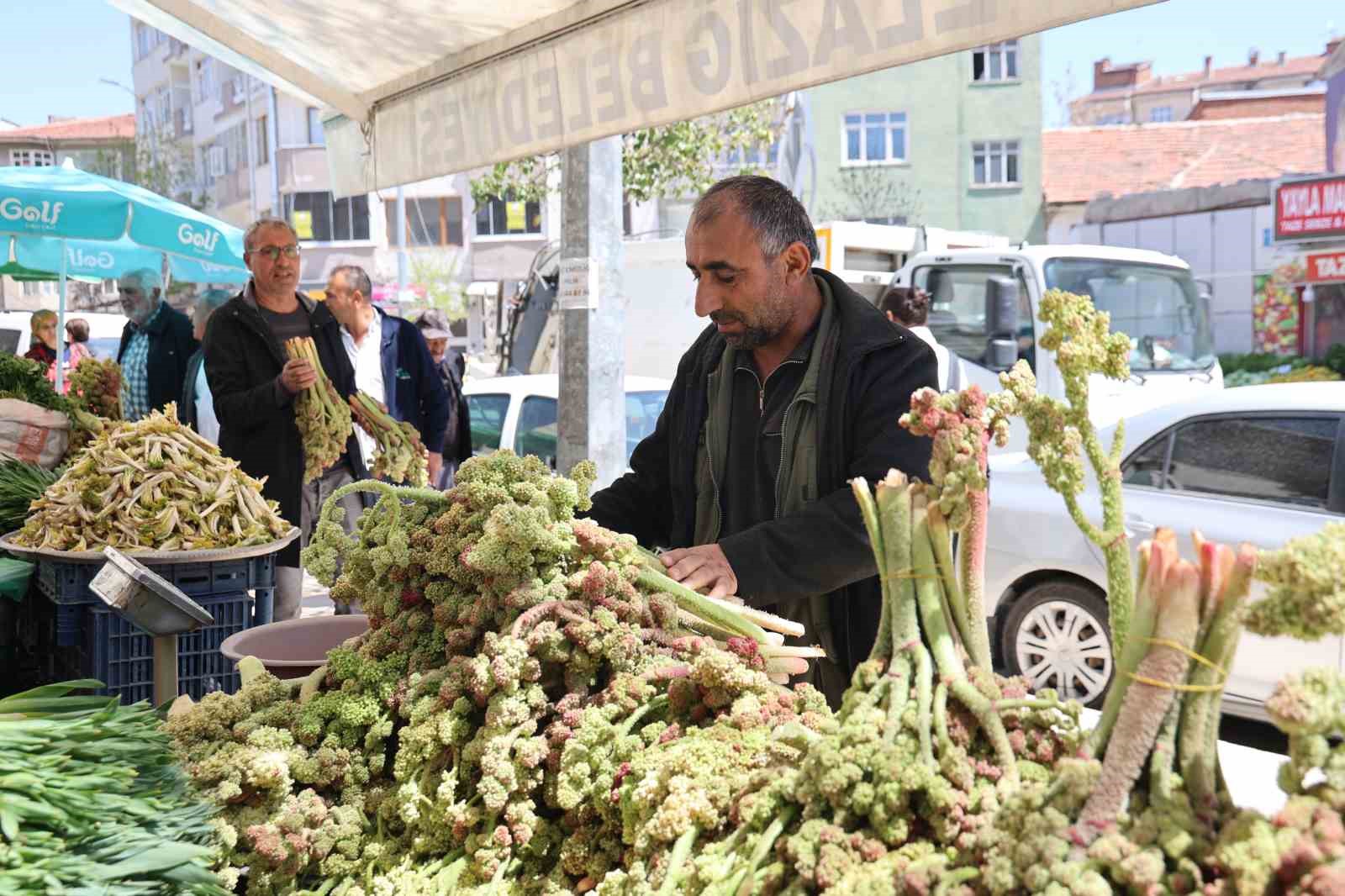 Doğu’nun vitamin deposu muzu ‘ışkın’ tezgahlarda yerini aldı
