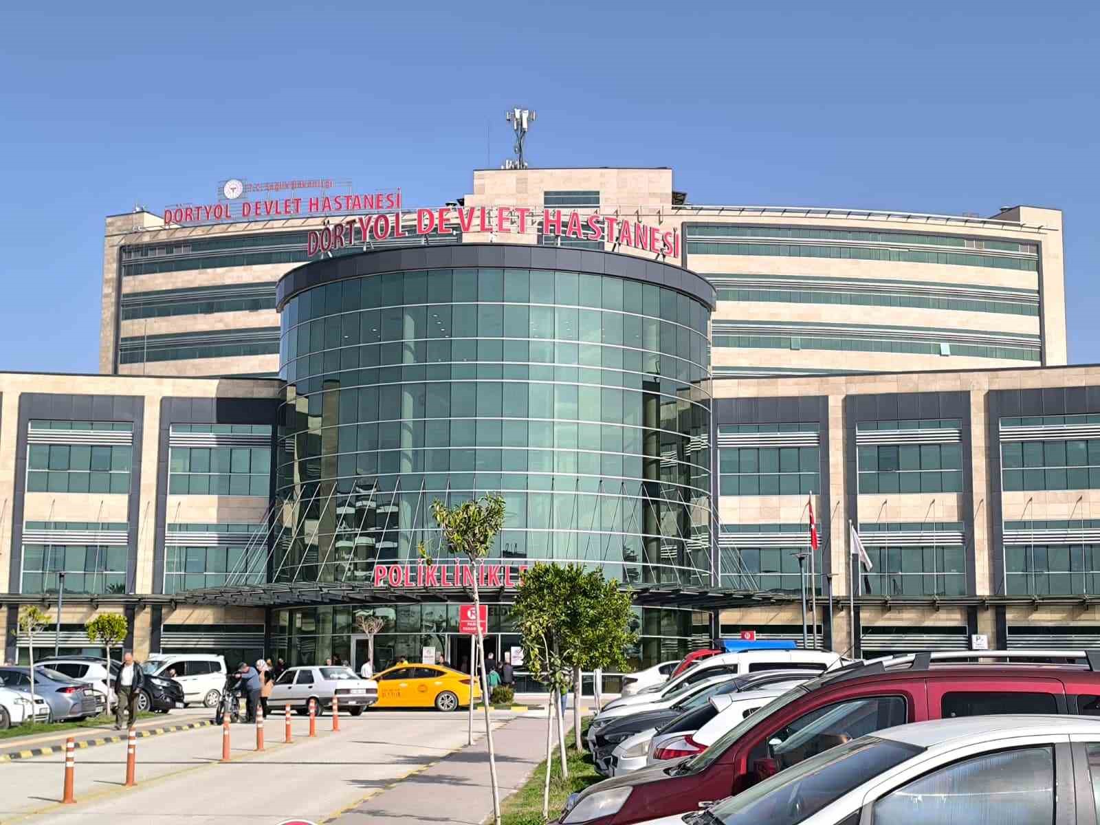 Doktordan habersiz adına bin 327 reçete yazan ’sahte reçete’ çetesi çökertildi
Doktordan habersiz adına bin 327 reçete yazan ’sahte reçete’ çetesi çökertildi