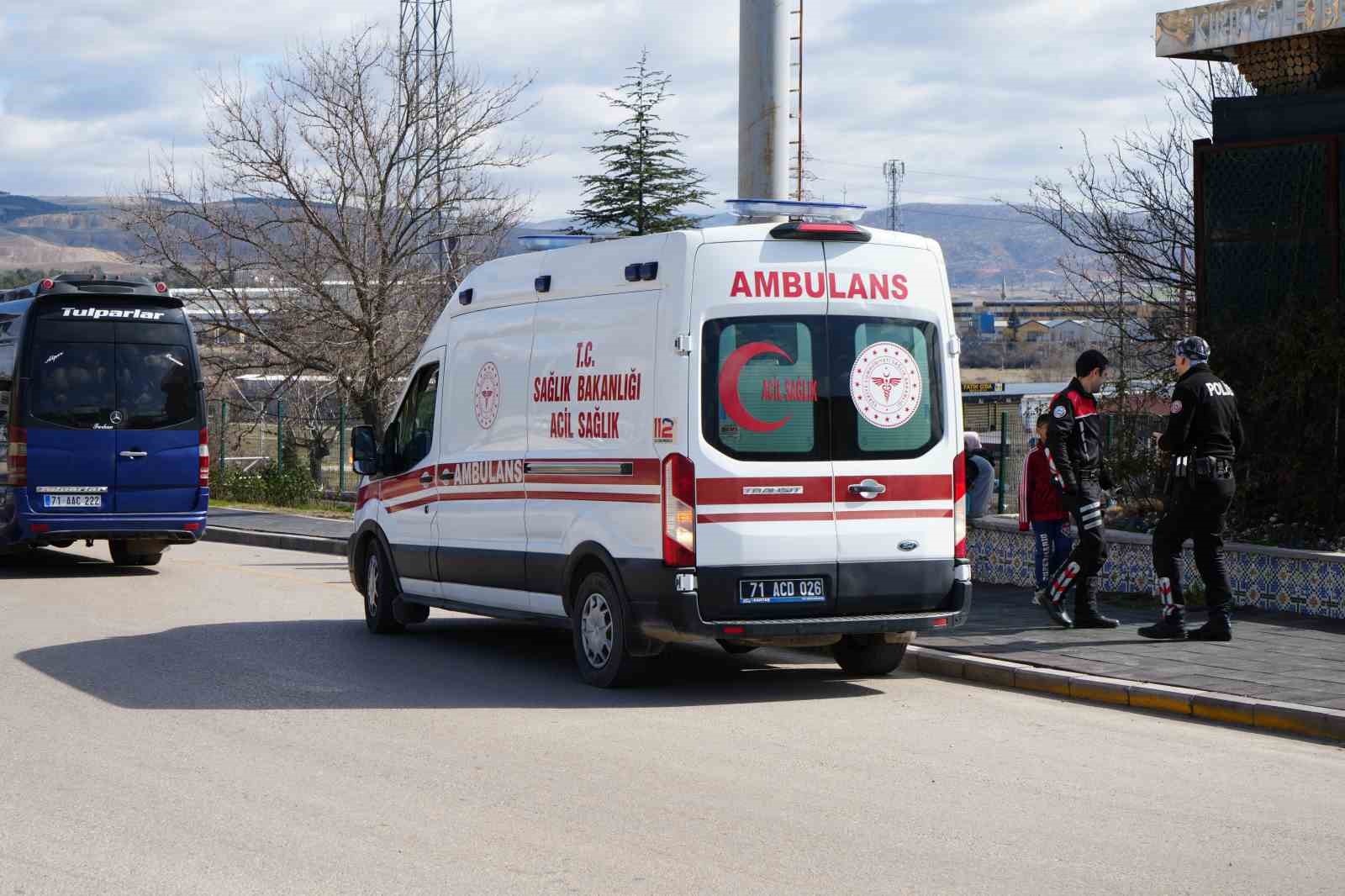 Dolmuşta tartıştığı genci bıçakla yaralayan kadın gözaltına alındı
