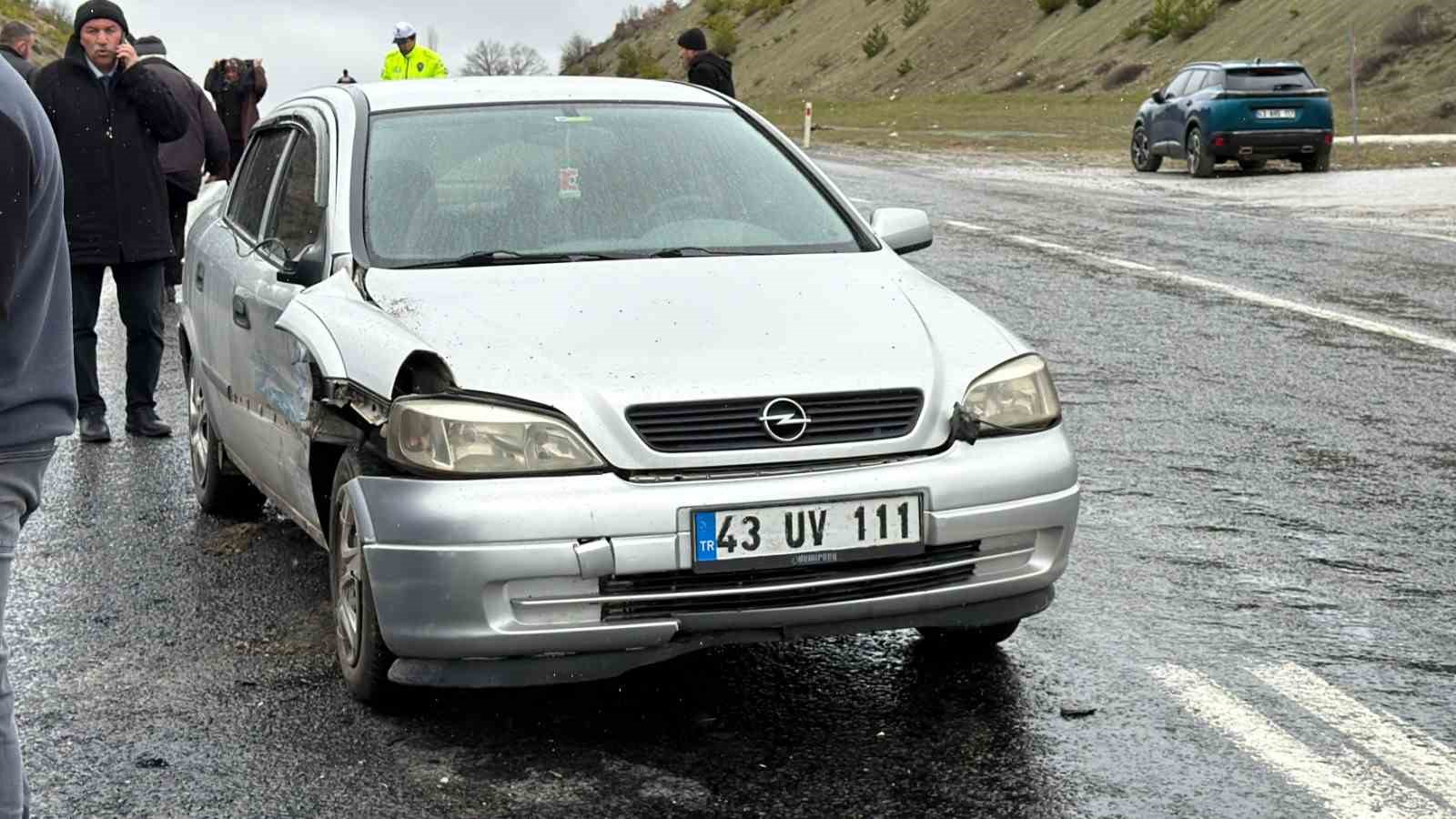Domaniç-Tavşanlı kara yolunda trafik kazası: 2 yaralı
